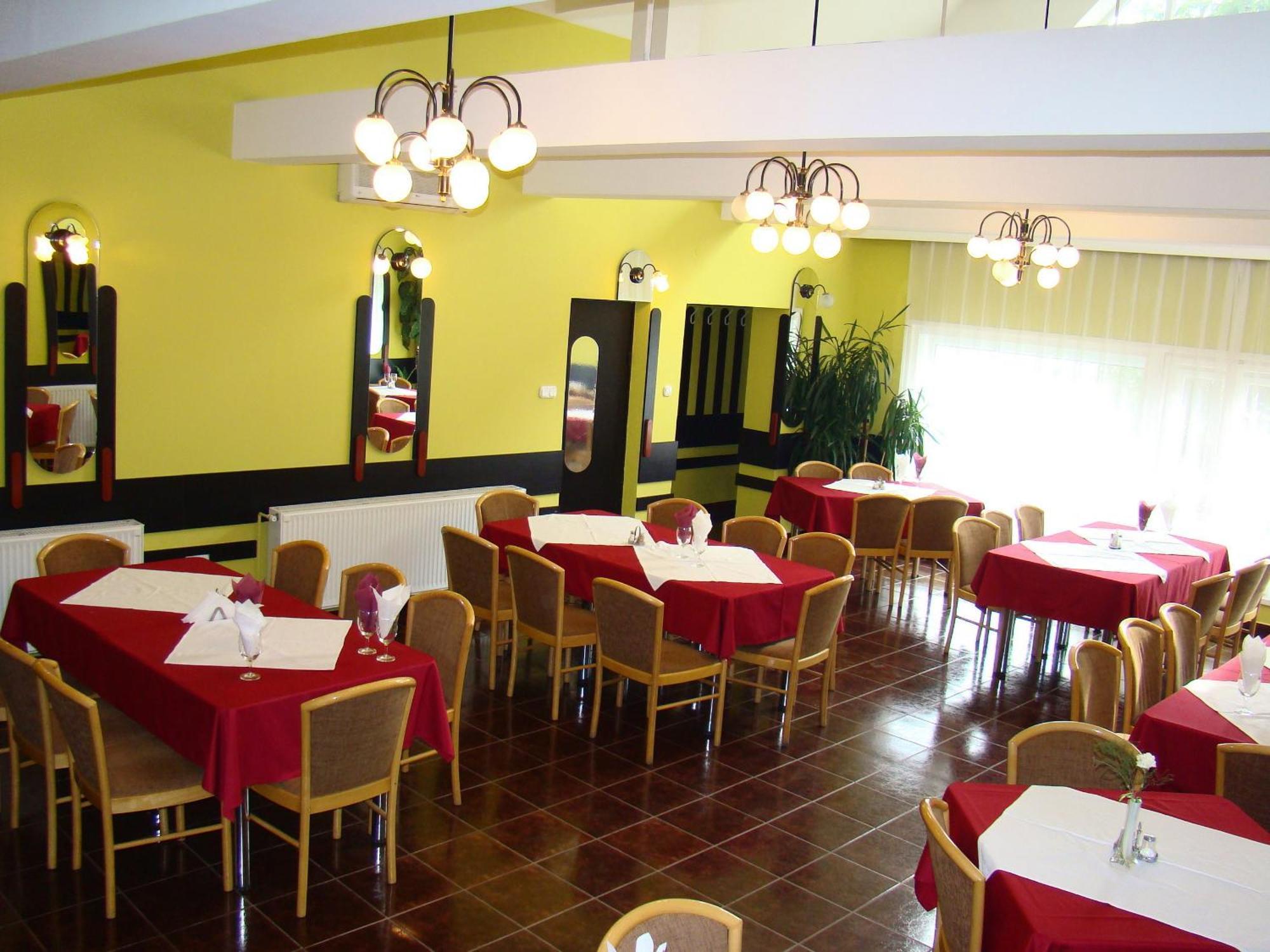 Lazar Pension & Restaurant Gheorgheni  Eksteriør bilde